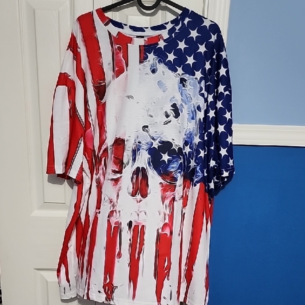 SHEIN Red and White Short Sleeve Tee